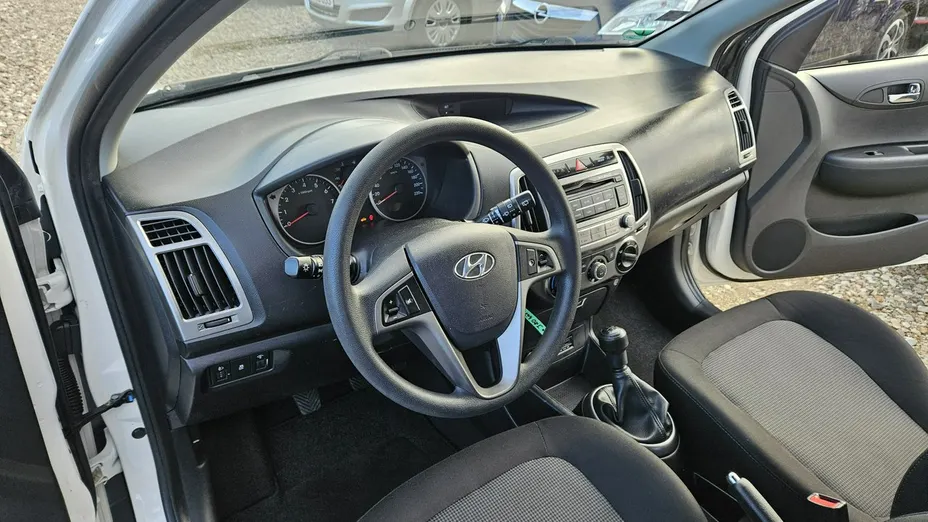 HYUNDAI i20 -
