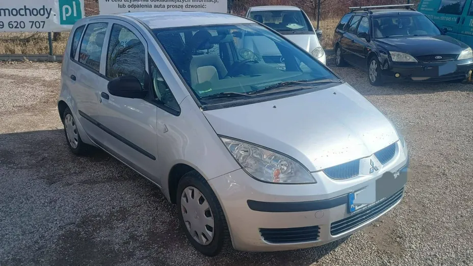 MITSUBISHI Colt -