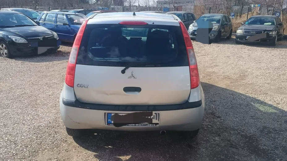 MITSUBISHI Colt -