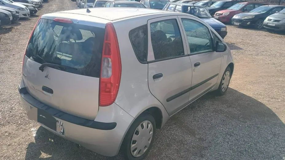 MITSUBISHI Colt -