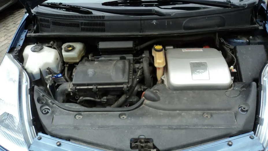 TOYOTA Prius -