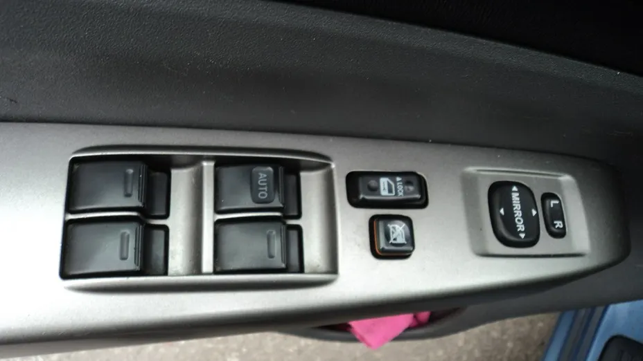 TOYOTA Prius -