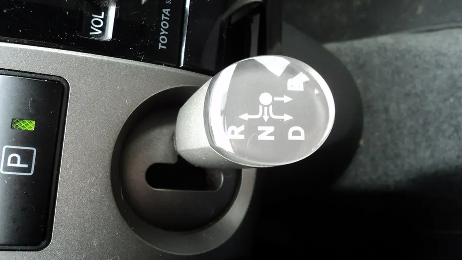TOYOTA Prius -