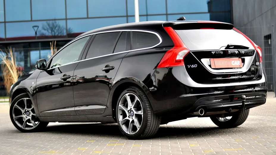 VOLVO V60 -