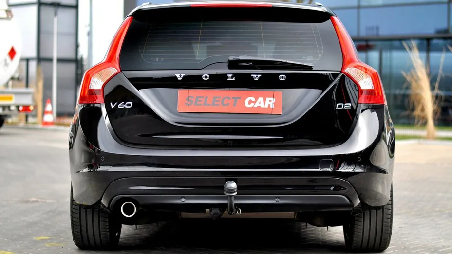 VOLVO V60 -