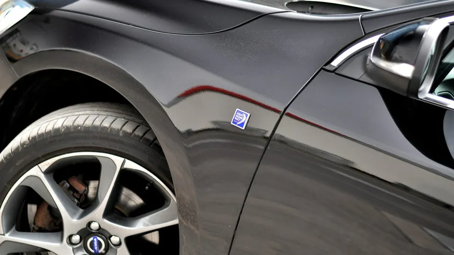 VOLVO V60 -