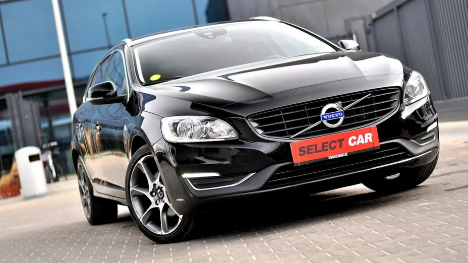 VOLVO V60 -