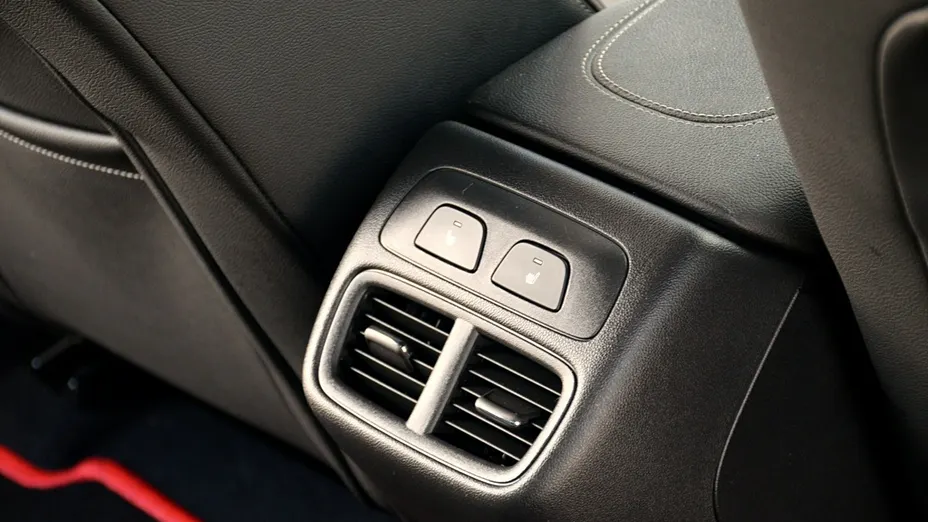 OPEL Insignia -
