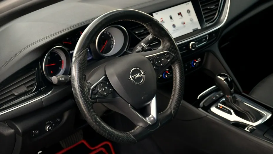 OPEL Insignia -