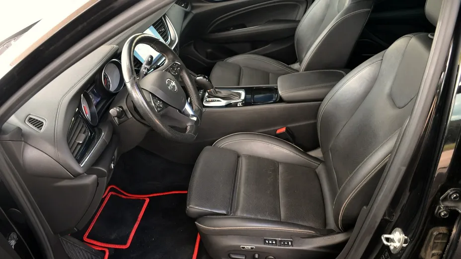OPEL Insignia -