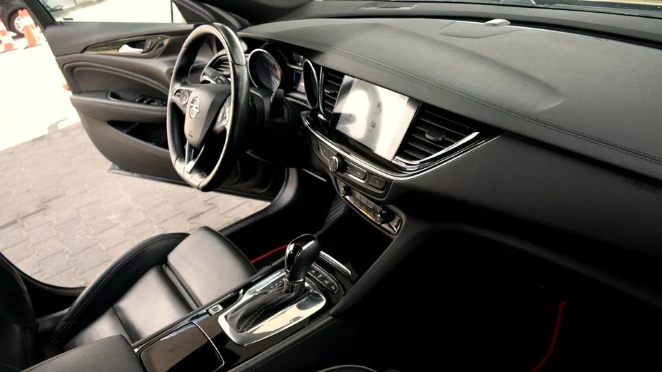 OPEL Insignia -