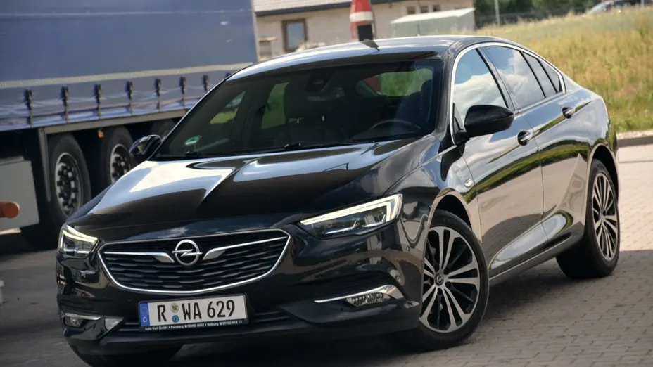 OPEL Insignia -