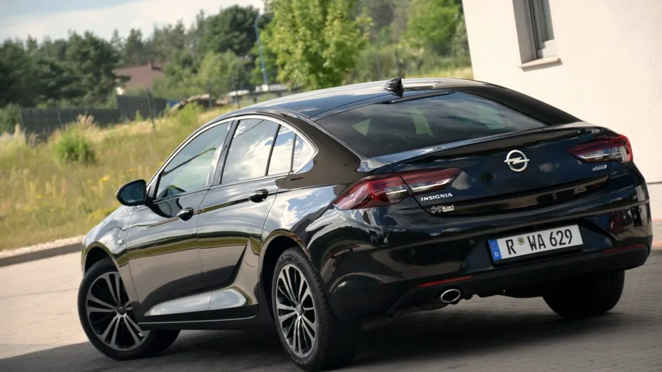 OPEL Insignia -