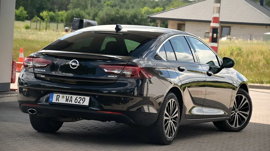 OPEL Insignia -