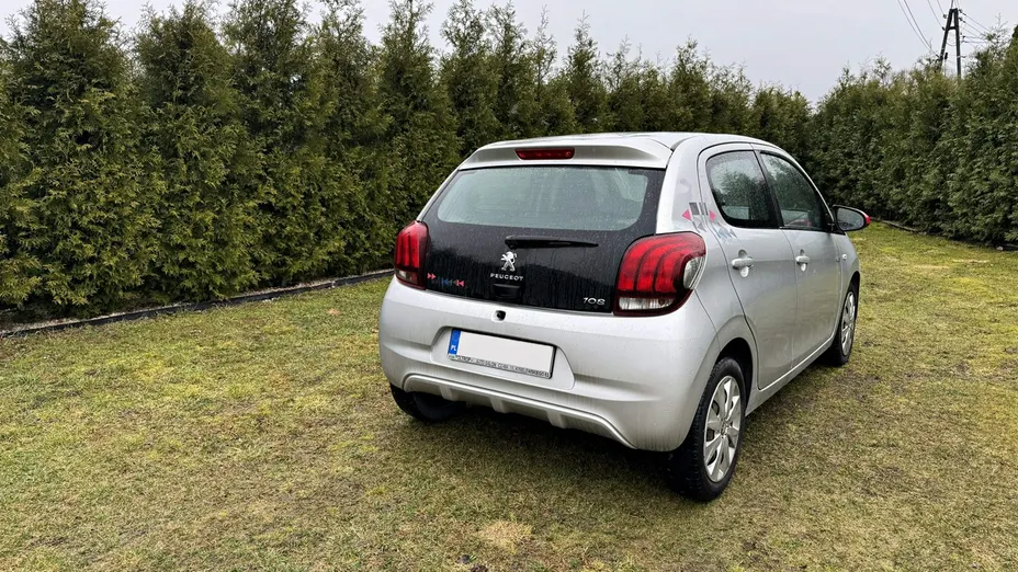 PEUGEOT 108 -