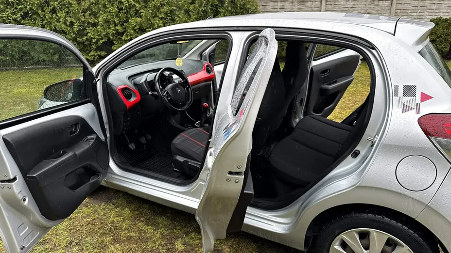 PEUGEOT 108 -