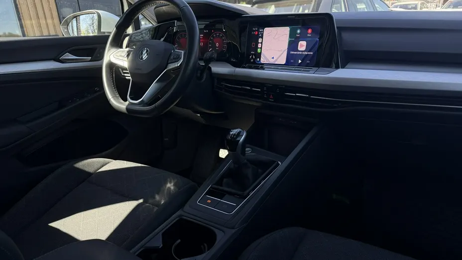 VOLKSWAGEN Golf -