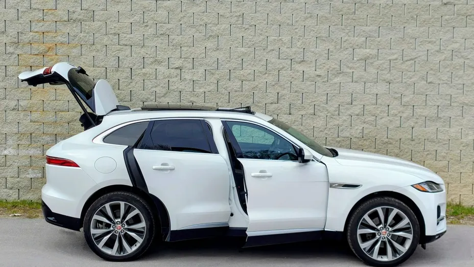 JAGUAR F-Pace -