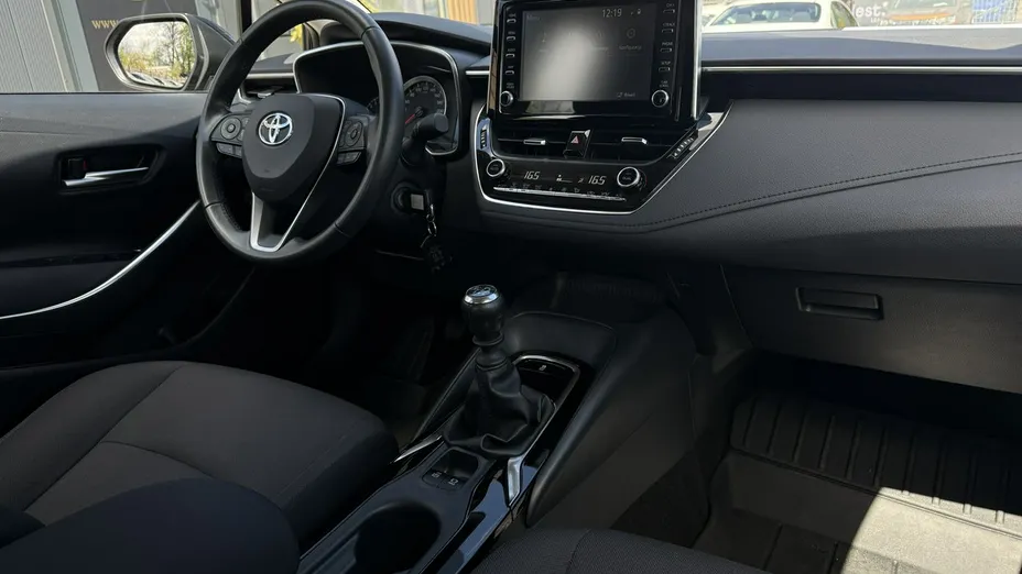 TOYOTA Corolla -