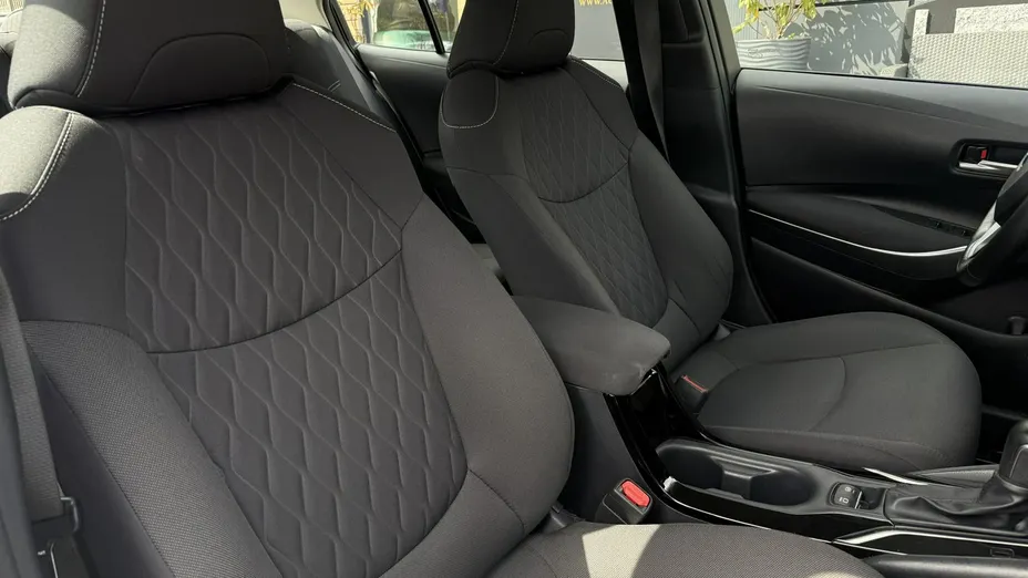 TOYOTA Corolla -