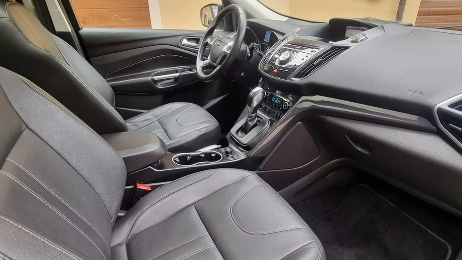 FORD Kuga -