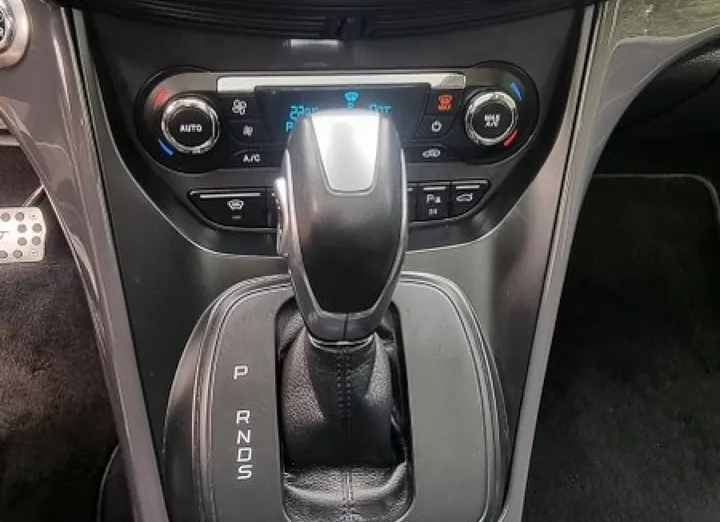 FORD Kuga -