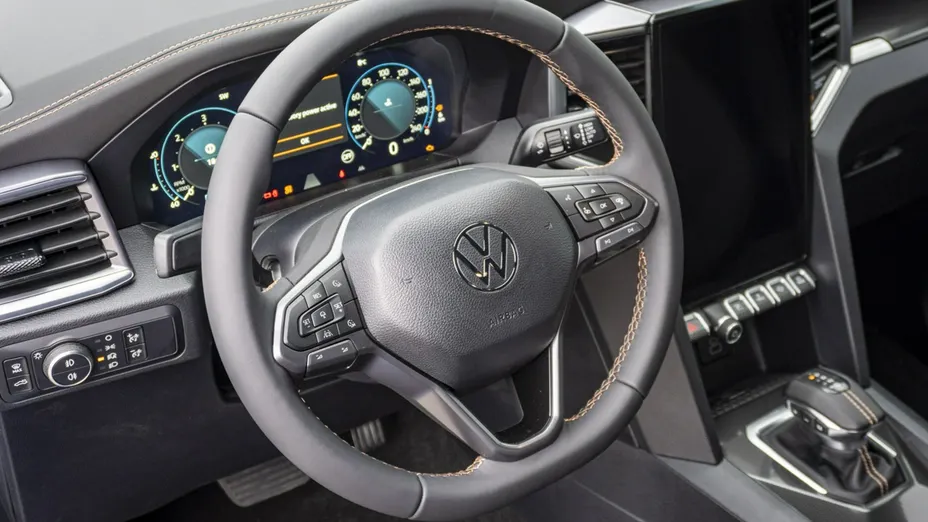 VOLKSWAGEN Amarok -