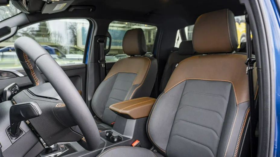 VOLKSWAGEN Amarok -
