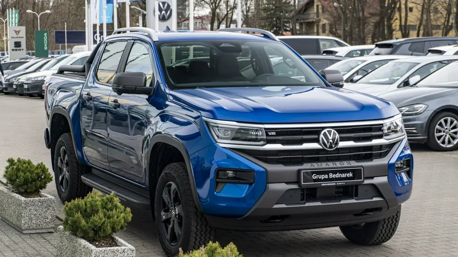 VOLKSWAGEN Amarok -