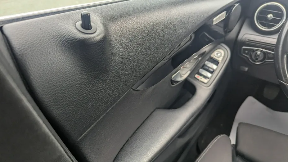 MERCEDES-BENZ C Klasa -