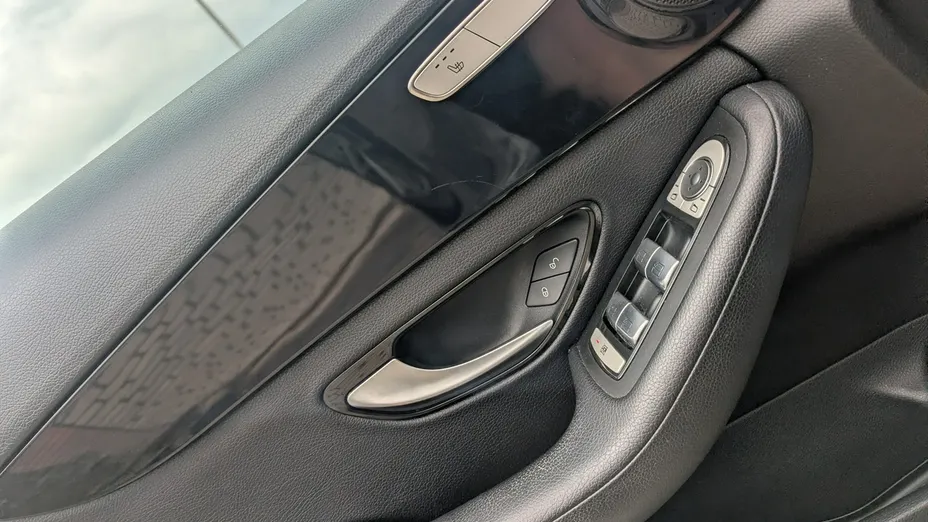 MERCEDES-BENZ C Klasa -