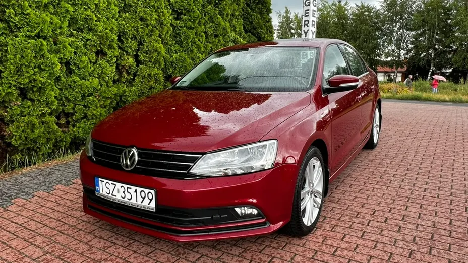 VOLKSWAGEN Jetta -
