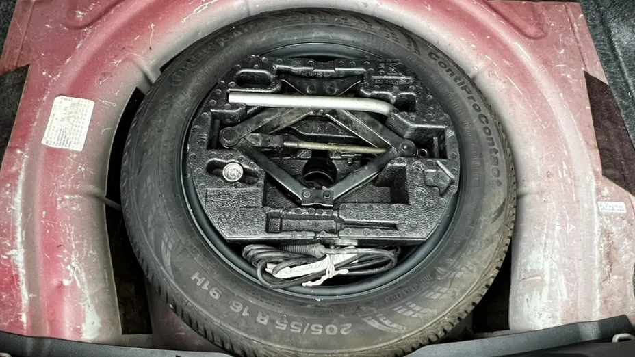 VOLKSWAGEN Jetta -