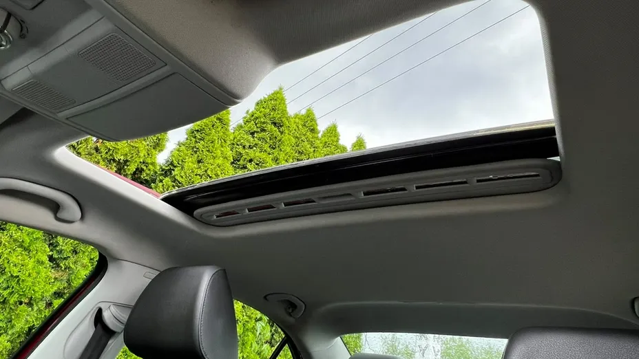 VOLKSWAGEN Jetta -