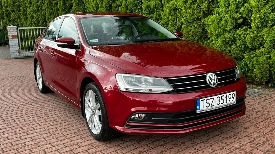 VOLKSWAGEN Jetta -