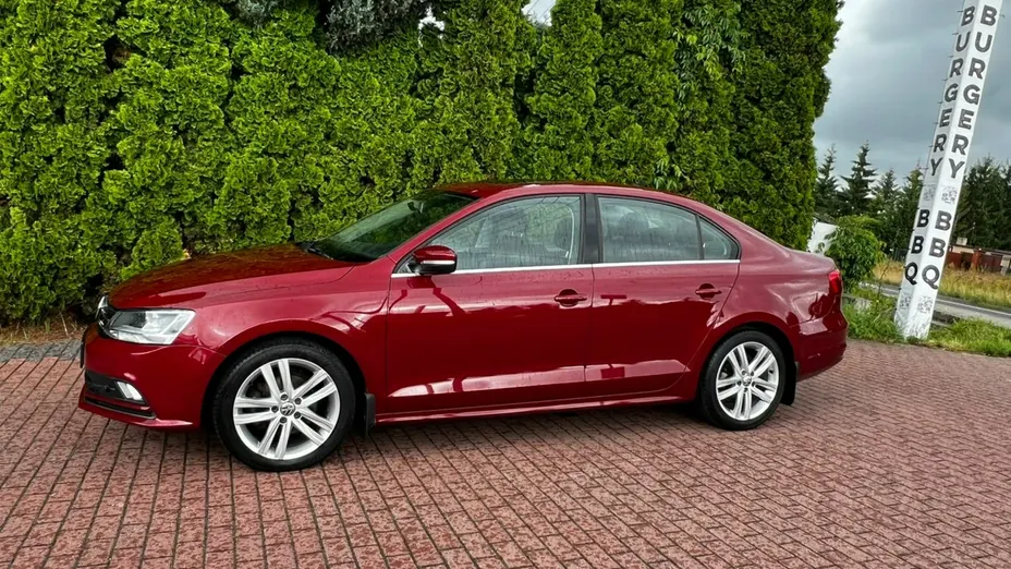VOLKSWAGEN Jetta -