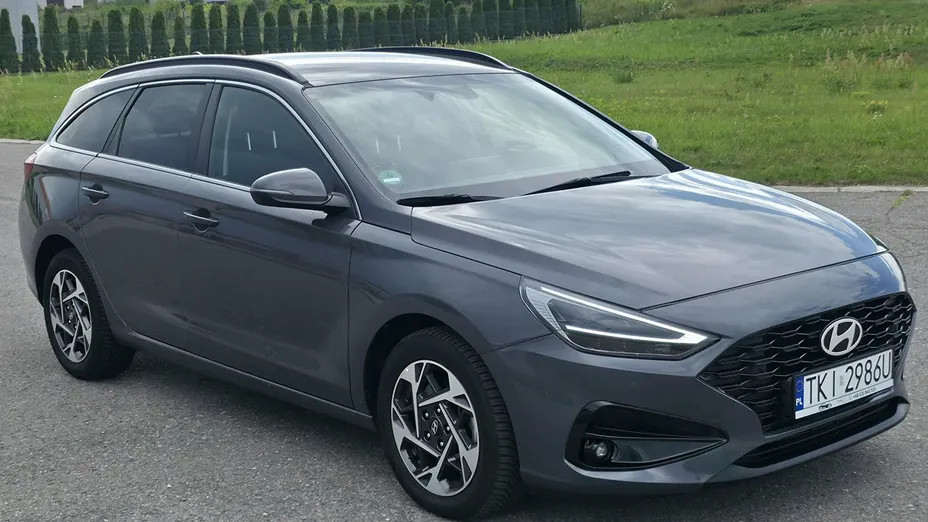 HYUNDAI i30 -