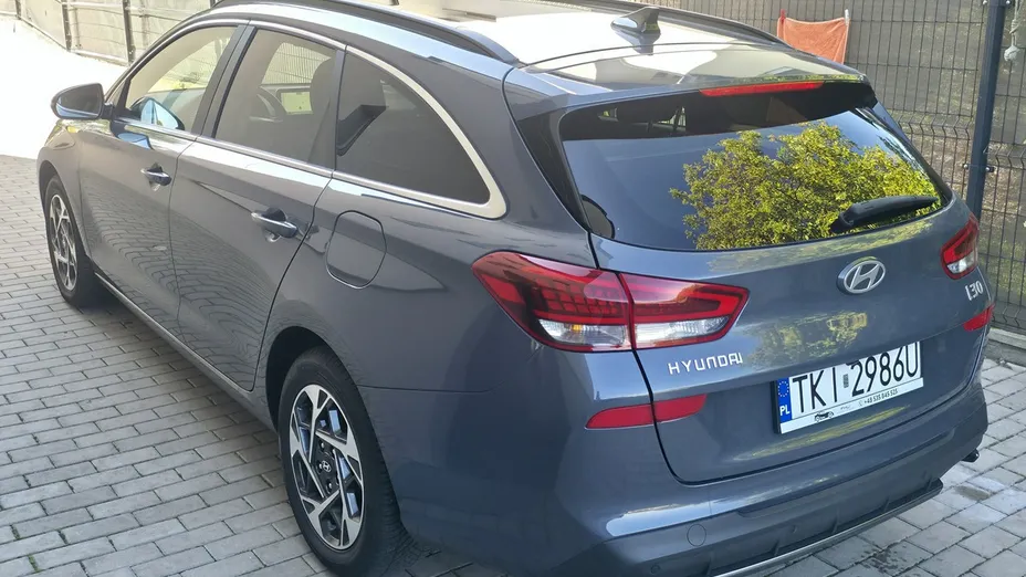 HYUNDAI i30 -