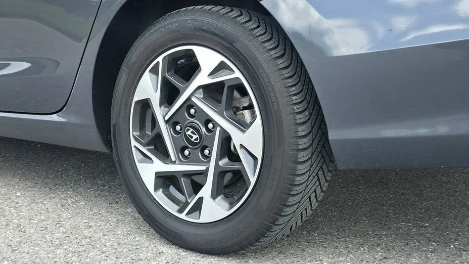 HYUNDAI i30 -