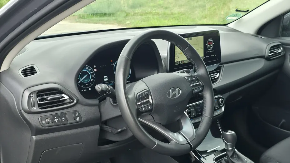 HYUNDAI i30 -
