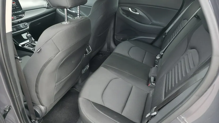 HYUNDAI i30 -