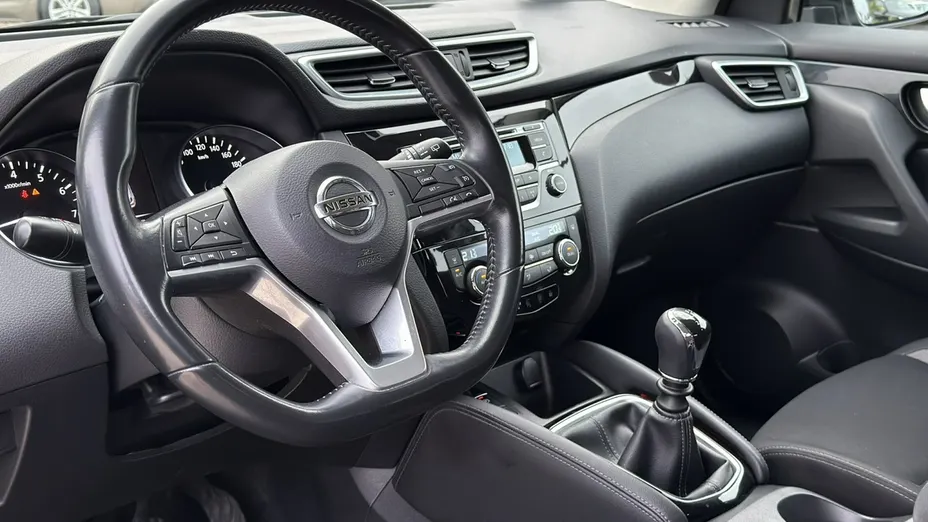 NISSAN Qashqai -