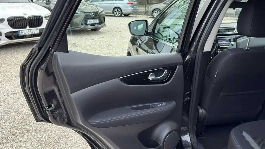 NISSAN Qashqai -