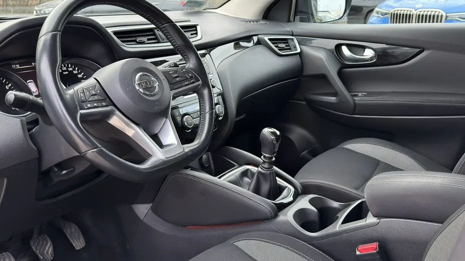 NISSAN Qashqai -