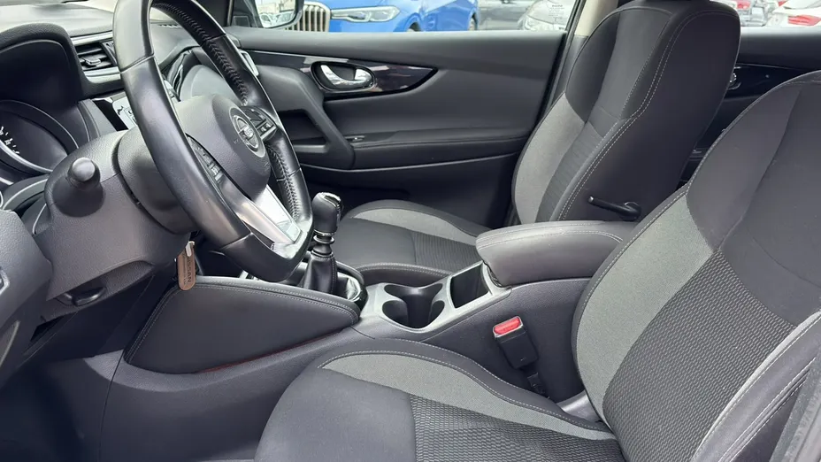 NISSAN Qashqai -