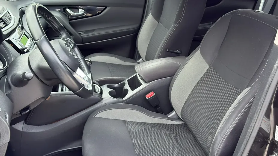 NISSAN Qashqai -