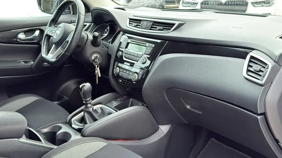 NISSAN Qashqai -