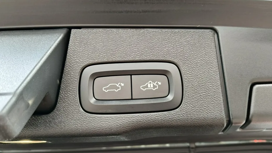VOLVO XC60 -