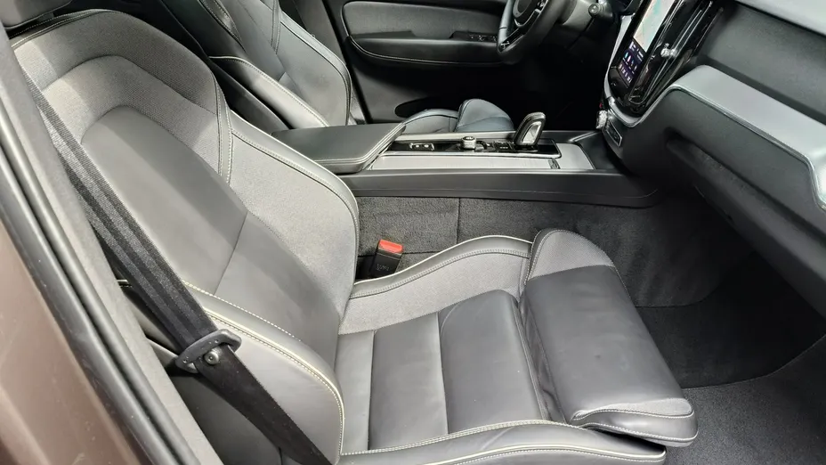 VOLVO XC60 -