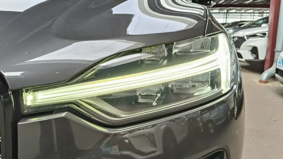 VOLVO XC60 -